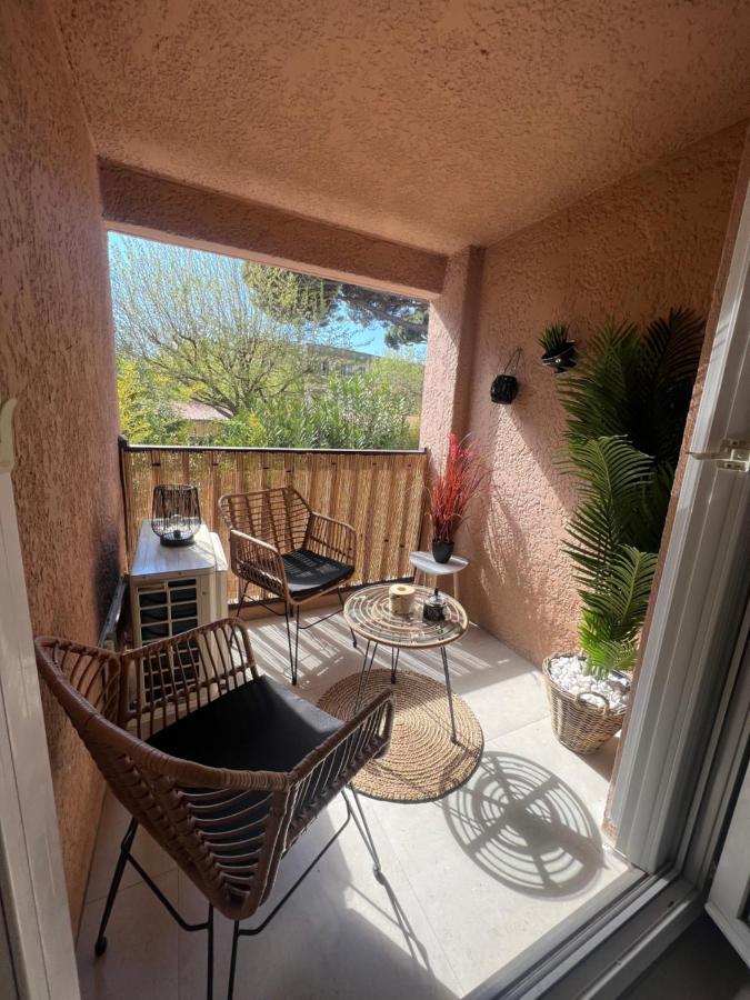 Appartement Pied Dans L'Eau La Seyne-sur-Mer Luaran gambar